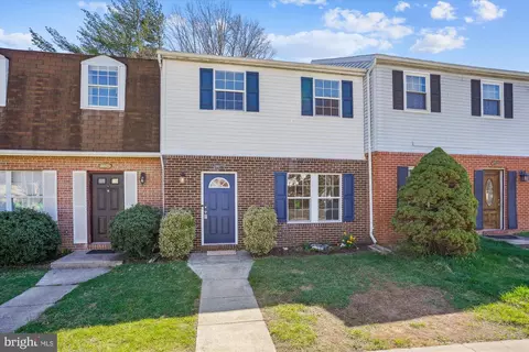 18077 Olde Port Ln, Triangle, VA 22172