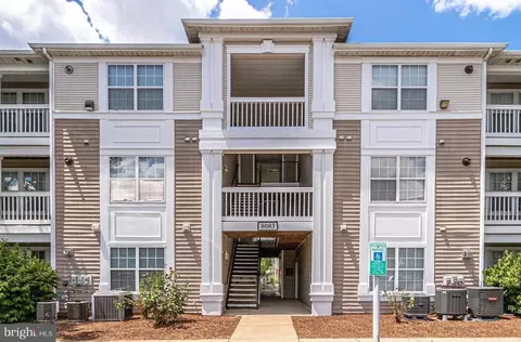8083 Lacy Dr #304, Manassas, VA 20109