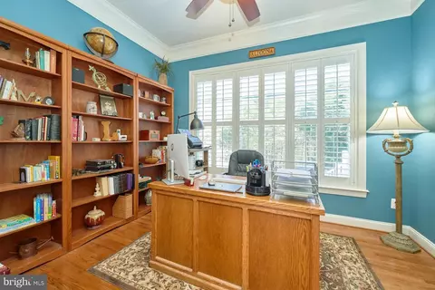 9342 Falling Water Dr, Bristow, VA 20136 photo 11