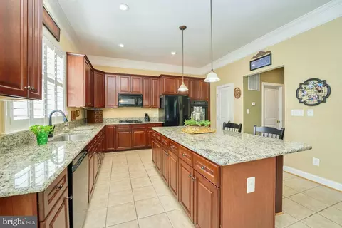 9342 Falling Water Dr, Bristow, VA 20136 photo 12