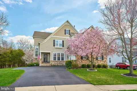 9342 Falling Water Dr, Bristow, VA 20136 photo 2