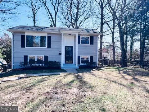 3209 Bayfield Dr, Woodbridge, VA 22193