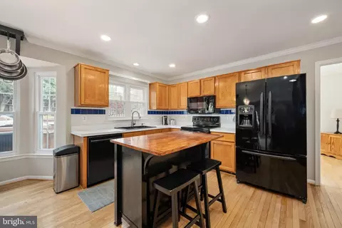 Kitchen - 9051 Cottage Loop, Bristow, VA 20136 photo 5 of 7