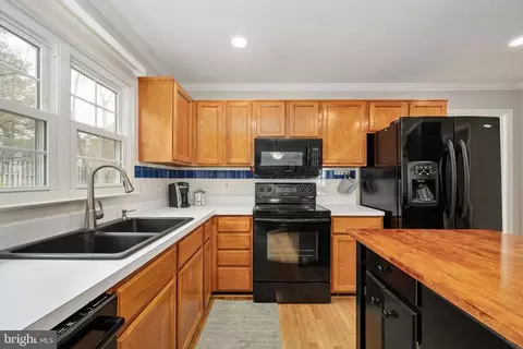 Kitchen - 9051 Cottage Loop, Bristow, VA 20136 photo 7 of 7