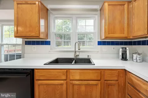 Kitchen - 9051 Cottage Loop, Bristow, VA 20136 photo 3 of 7