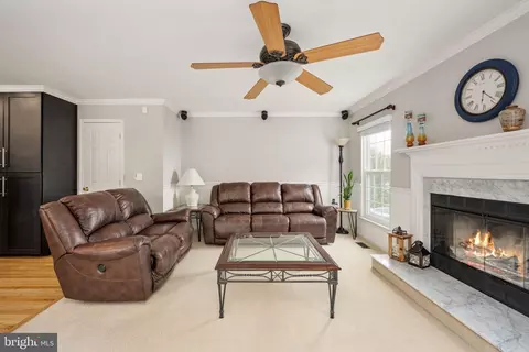 Living - 9051 Cottage Loop, Bristow, VA 20136 photo 4 of 4