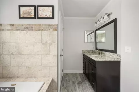 Bath - 9051 Cottage Loop, Bristow, VA 20136 photo 2 of 7