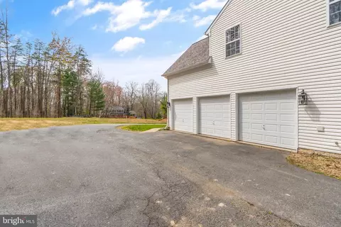 Exterior - 8102 Ebert Dr, Manassas, VA 20112 photo 19 of 20