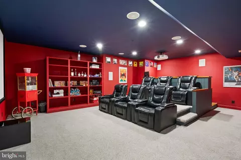 Living - 8102 Ebert Dr, Manassas, VA 20112 photo 11 of 15