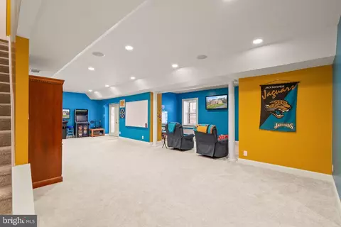 Living - 8102 Ebert Dr, Manassas, VA 20112 photo 12 of 15
