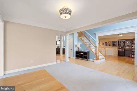Living - 8102 Ebert Dr, Manassas, VA 20112 photo 2 of 15