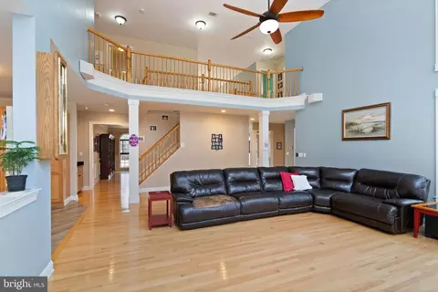Living - 8102 Ebert Dr, Manassas, VA 20112 photo 6 of 15