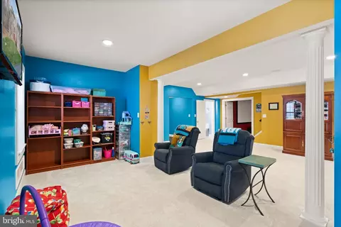 Living - 8102 Ebert Dr, Manassas, VA 20112 photo 15 of 15