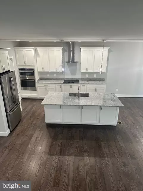 Kitchen - 8501 Rolling Rd, Manassas, VA 20110 photo 6 of 7