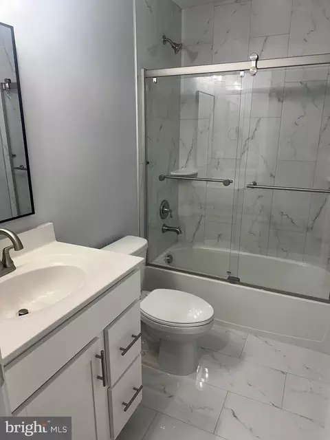 Bath - 8501 Rolling Rd, Manassas, VA 20110 photo 2 of 6