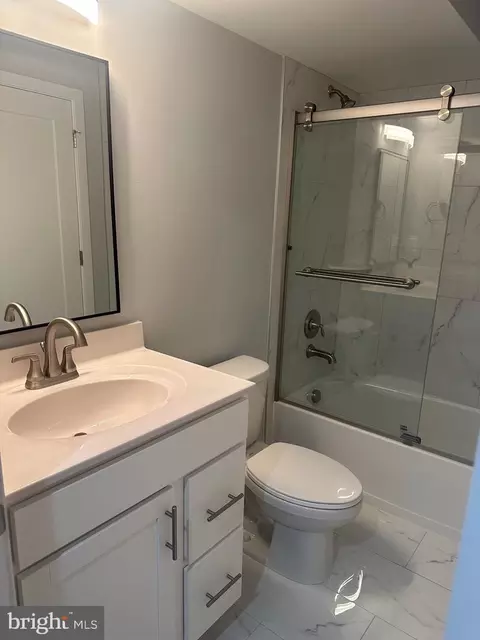 Bath - 8501 Rolling Rd, Manassas, VA 20110 photo 6 of 6