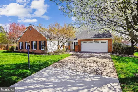 8624 Ambrose Ct, Manassas, VA 20109