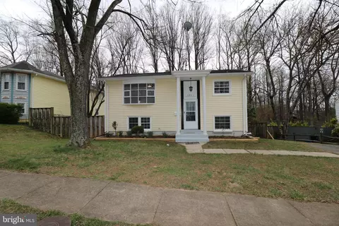 3811 Findley Rd, Woodbridge, VA 22193