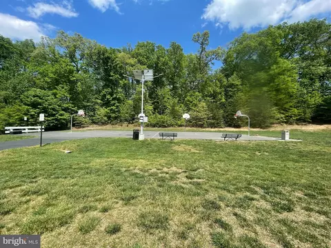Exterior - 18463 Kerill Rd, Triangle, VA 22172 photo 16 of 18