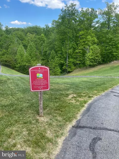 View/Area - 18463 Kerill Rd, Triangle, VA 22172 photo 2 of 5