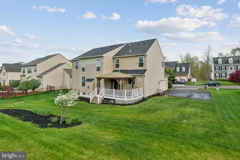 Exterior - 18463 Kerill Rd, Triangle, VA 22172 photo 8 of 18