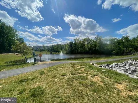 View/Area - 18463 Kerill Rd, Triangle, VA 22172 photo 5 of 5