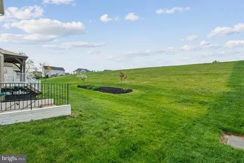 Exterior - 18463 Kerill Rd, Triangle, VA 22172 photo 6 of 18