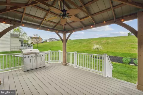 Exterior - 18463 Kerill Rd, Triangle, VA 22172 photo 5 of 18