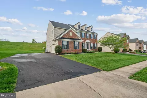 Exterior - 18463 Kerill Rd, Triangle, VA 22172 photo 2 of 18