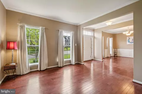 Living - 18463 Kerill Rd, Triangle, VA 22172 photo 1 of 4