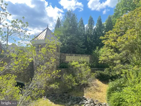 View/Area - 18463 Kerill Rd, Triangle, VA 22172 photo 1 of 5