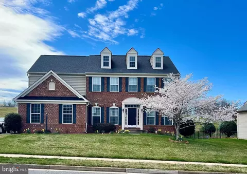 Exterior - 18463 Kerill Rd, Triangle, VA 22172 photo 4 of 18