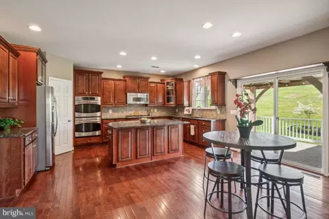 Kitchen - 18463 Kerill Rd, Triangle, VA 22172 photo 1 of 3
