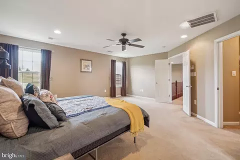 Bedroom - 18463 Kerill Rd, Triangle, VA 22172 photo 3 of 8