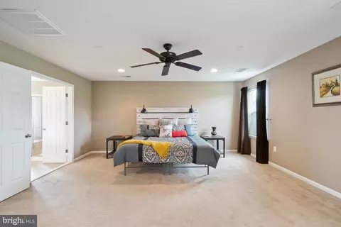 Bedroom - 18463 Kerill Rd, Triangle, VA 22172 photo 1 of 8