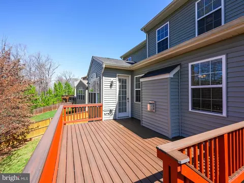 Exterior - 3825 Grafton Ct, Triangle, VA 22172 photo 7 of 9