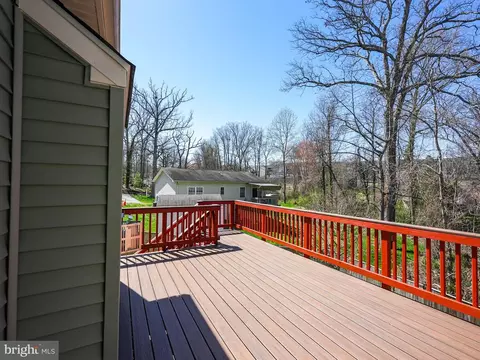 Exterior - 3825 Grafton Ct, Triangle, VA 22172 photo 5 of 9