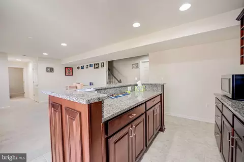 Bath - 3825 Grafton Ct, Triangle, VA 22172 photo 7 of 9