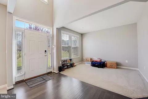 Entry Way - 3825 Grafton Ct, Triangle, VA 22172 photo 2 of 5