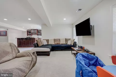 Living - 3825 Grafton Ct, Triangle, VA 22172 photo 6 of 6