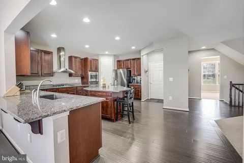Kitchen - 3825 Grafton Ct, Triangle, VA 22172 photo 3 of 9