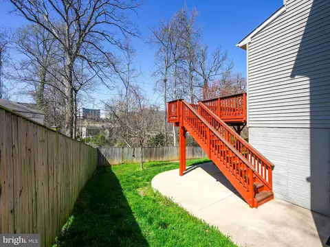 Exterior - 3825 Grafton Ct, Triangle, VA 22172 photo 8 of 9