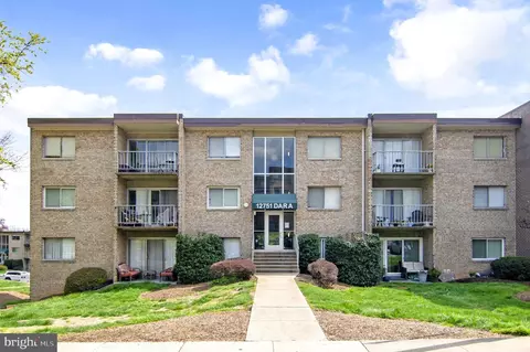 12751 Dara Dr #302, Woodbridge, VA 22192