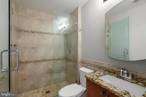 Bath - 7231 Traphill Way, Gainesville, VA 20155 photo 6 of 7