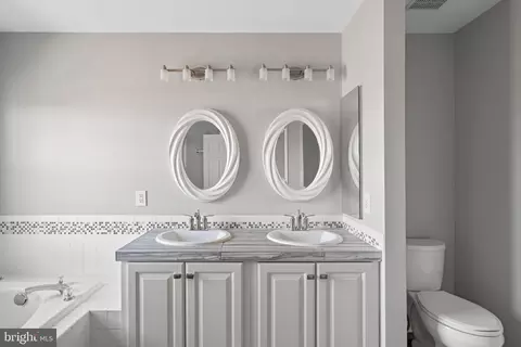 Bath - 7231 Traphill Way, Gainesville, VA 20155 photo 2 of 7