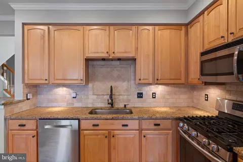 Kitchen - 7231 Traphill Way, Gainesville, VA 20155 photo 3 of 4