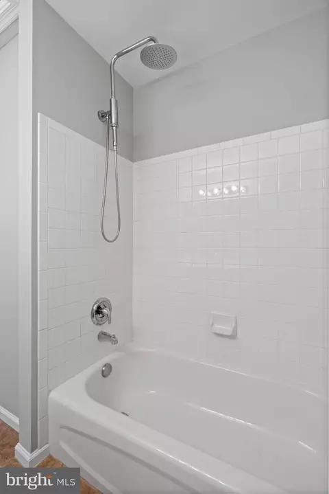 Bath - 7231 Traphill Way, Gainesville, VA 20155 photo 5 of 7