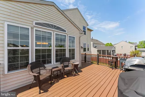 Exterior - 3254 Kira Ct, Triangle, VA 22172 photo 8 of 27