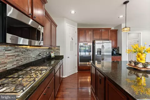 Kitchen - 3254 Kira Ct, Triangle, VA 22172 photo 5 of 7
