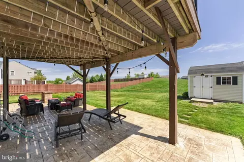 Exterior - 3254 Kira Ct, Triangle, VA 22172 photo 18 of 27